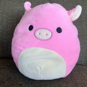 8” pig squishmallow